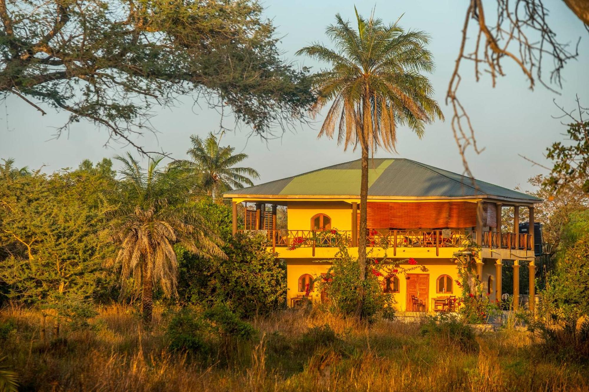 Mansa Musso Lodge Sanyang 外观 照片